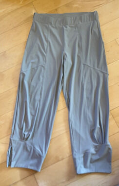 SUN LIGHT PARIS Capri Pants Light Taupe Boho Crop T2 Artsy Lagenlook Stretch